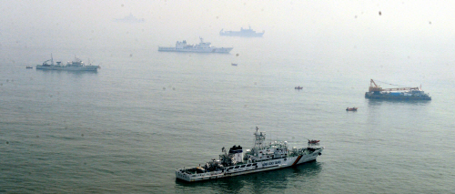 수색재개하는 경비정