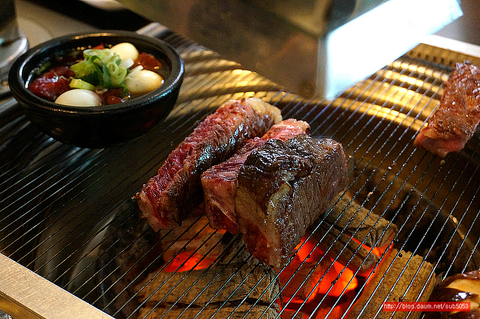 [서비의 맛집] (화곡동맛집)한우 등심과 안심을 동시에..티본스테이크 맛집(더함 한우골) - 아시아투데이 [서비의 맛집] (화곡동맛집)한우 등심과... 