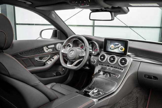 사진1-The New Mercedes-Benz C 450 AMG 4MATIC-Interior