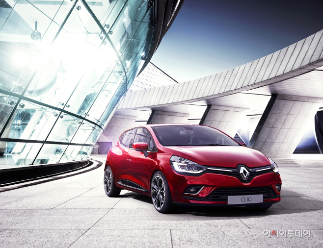 Renault_CLIO_1