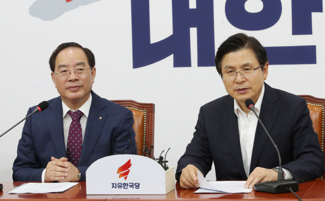 황교안 대표, 한국교총회장 접견<YONHAP NO-1785>