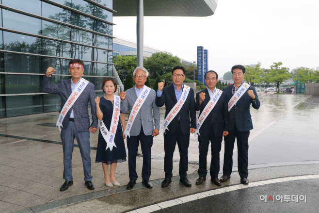 청도군의회서명서전달 (2)
