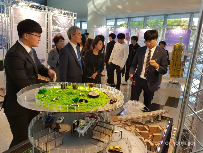 충남도립대 건축인테리어학과 졸업전…‘일탈 공간’ 아이디어 반짝 - 아시아투데이 충남도립대 건축인테리어학과 졸업전…‘일탈 공간’... 