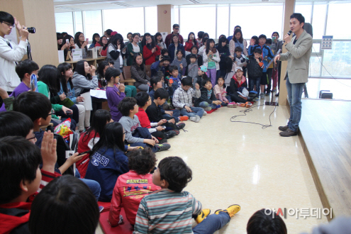 파주교하도서관 배우 장현성씨 홍보대사위촉