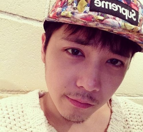 ftisland欧巴李弘基变身沧桑胡须大叔到底发生了什么