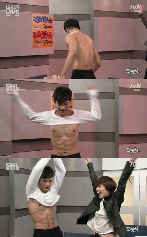 Ohn Joo-wan reveals his amazing abs on ‘SNL Korea’