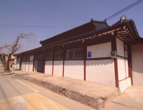 전통 한식 목구조 바탕에 일본식 목구조 접합된 경기 양평 지평
