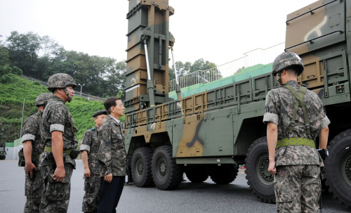 한민구 국방부 장관, 미사일사령부 대비태세 점검