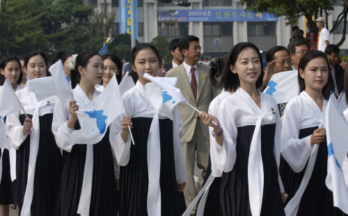 정부, 북한 응원단 파견 수용