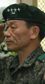 신현돈 육군 사령관 춘천 분향소 방문