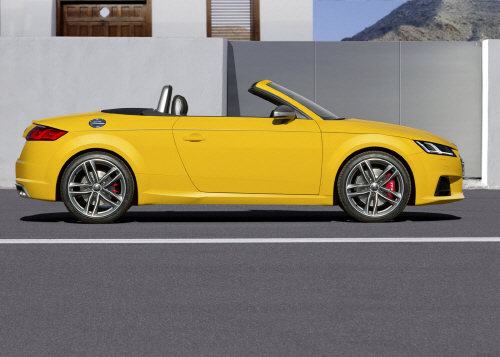 New-Audi-TT-TTS-Roadster-12