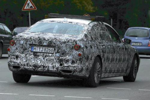 BMW X7 뒷모습