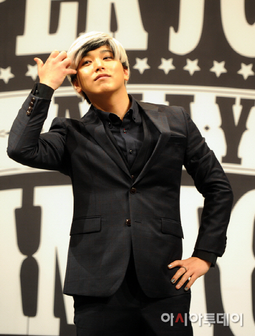 <b>성민</b>, 김사은과 <b>결혼</b> 발표 후에도 슈퍼주니어 활동 정상 참여