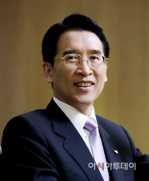 신창재 교보생명회장