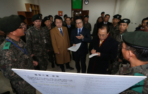 국회 군 인권개선 및 병영문화혁신 특위 육군훈련소 방문