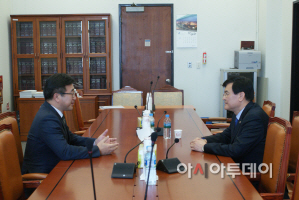 윤호중의원-서승환장관_GWDC관련_면담
