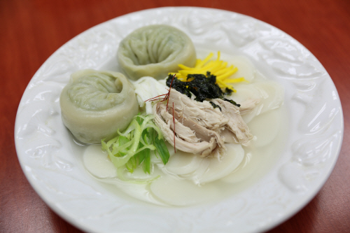 명절닭고기떡국(조리6떡국완성모습)