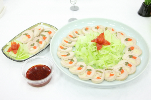 명절돼지요리1(돼지고기통마늘찜)