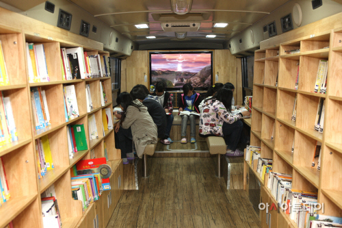 이동도서관 내부2 (2)