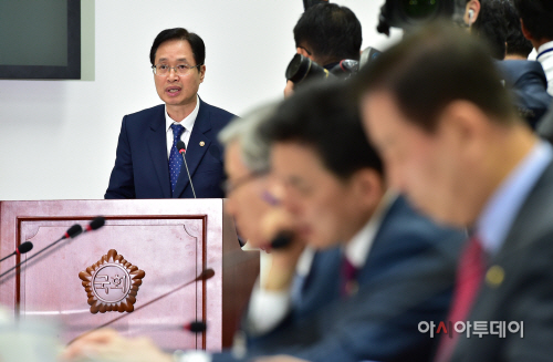 [포토] 김용희 중앙선관위 사무총장, 정치관계법 개정 의견 보고