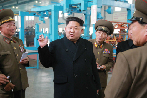 북한 김정은, 기계공장 시찰