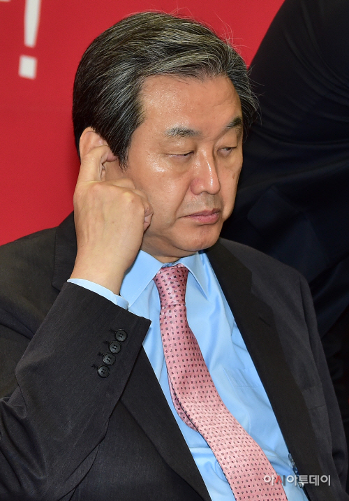 [포토] 생각에 잠긴 김무성 대표