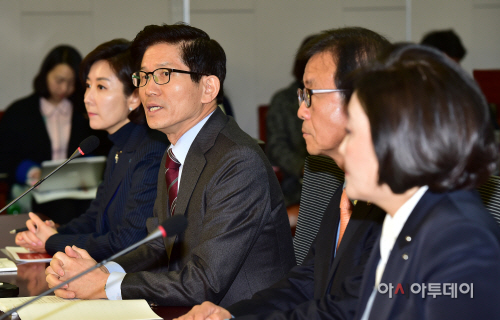 [포토] 토론회 참석 인사말하는 김문수 보수혁신특별위원장