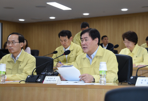 150610최경환부총리-제11차경제관계장관회의-세종청사 (10)