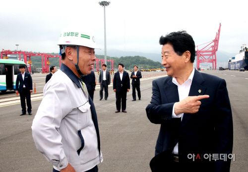 안상수 시장 마산항가포신항 방문 2