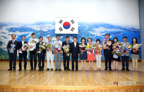 2015년 2분기 시정발전 유공시민표창 수여