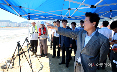 안상수 창원시장, 마산해양신도시 건설현장 점검