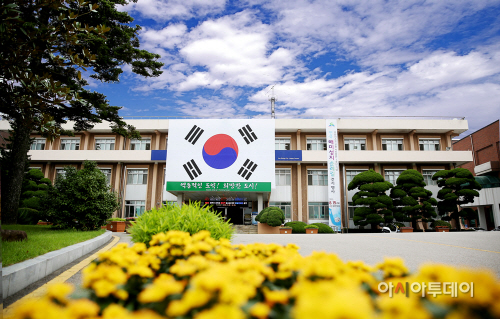 08.10(월)