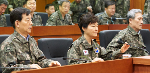 군 대응태세 점검하는 박근혜 대통령