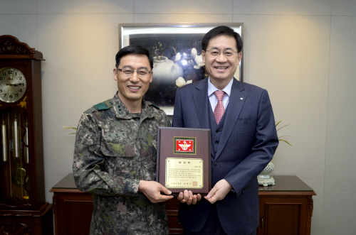 사진_국방부장관 감사패 전달식_20150226