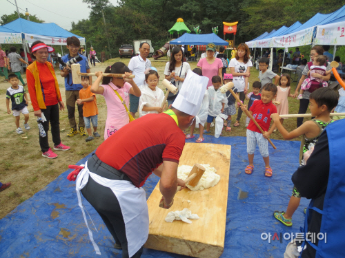 제2회_양감_초록숲_축제_(떡메치기)