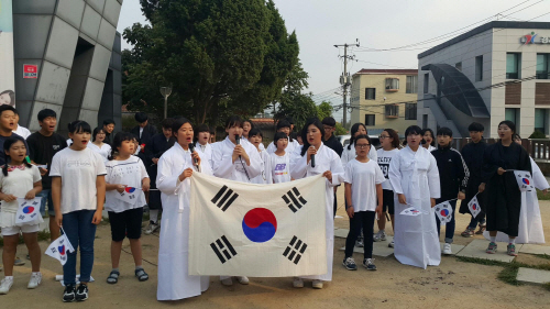 지난 20일 포천시청 앞에서 열린 ‘꿈의 학교’ 주최 버스킹 공