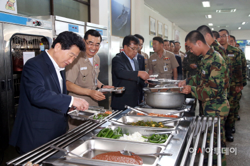 안상수 창원시장, 추석 앞두고 위문