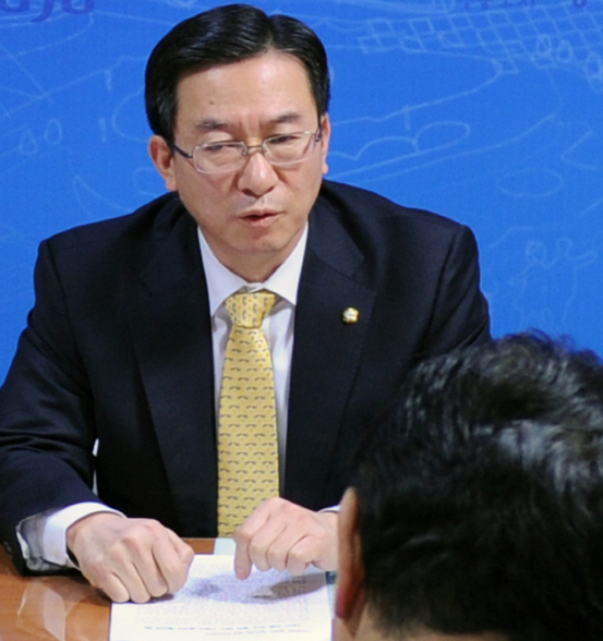국회 국토교통위원회 정성호 의원이(양주·동두천, 새정치민주