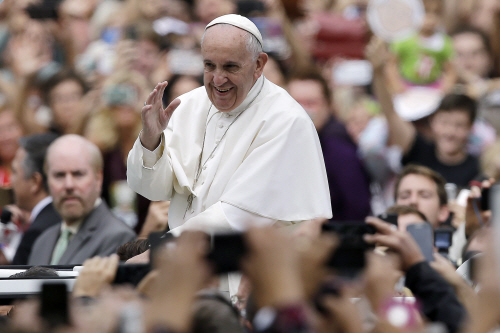 TOPSHOTS-US-VATICAN-RELIGION-POPE <YONHAP NO-2051> (AFP)