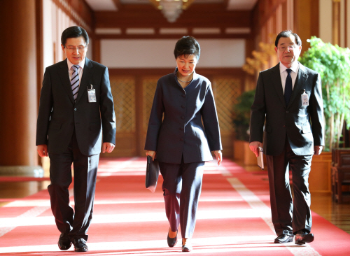 박 대통령 국무회의 참석