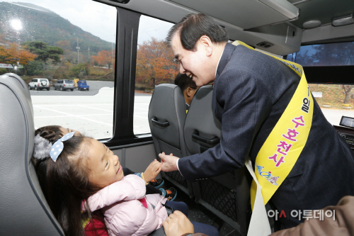 20151116 안전한 등굣길 함께한 데이_5