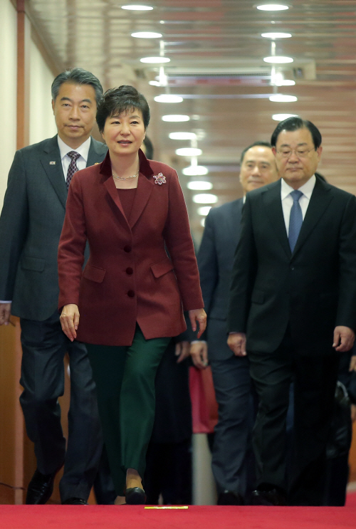 박 대통령, G20·APEC·아세안 정상회의 마치고 귀국