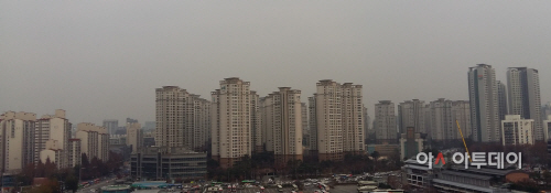 반포 잠원지역 아파트들, 가운데가 반포자이단지이다