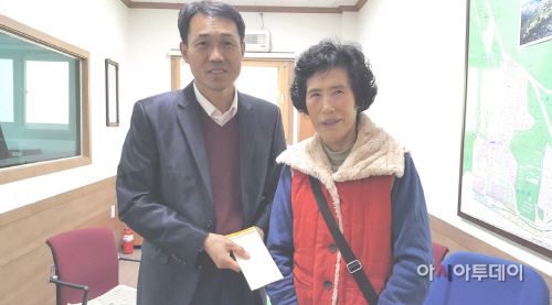여좌동 주민, 1년간 공병 모아 50만 원 기부 훈훈