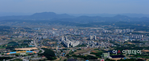 1. 홍성읍 전경 사진(인구 10만 개막 앞둬)