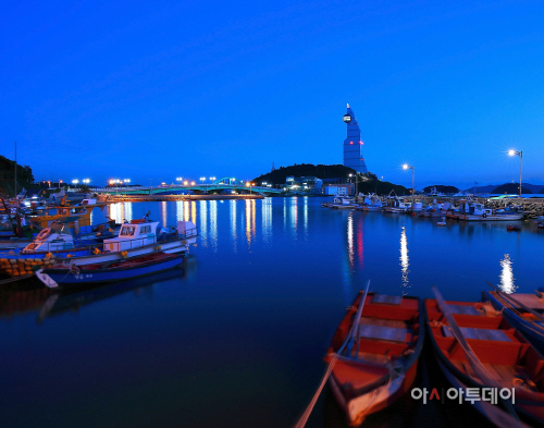 비경 찾기 콘테스트 대상작='음지도 야경'