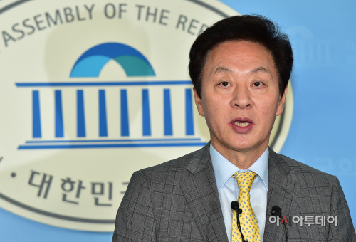 [포토] 정두언 국방위원장 'KF-X 사업 전면 재검토해야'