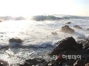 동해안 너울성 파도 사흘에 한번꼴