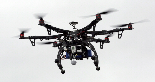 Drones Near Collisions <YONHAP NO-0307> (AP)