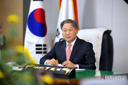이용우 부여군수 사진